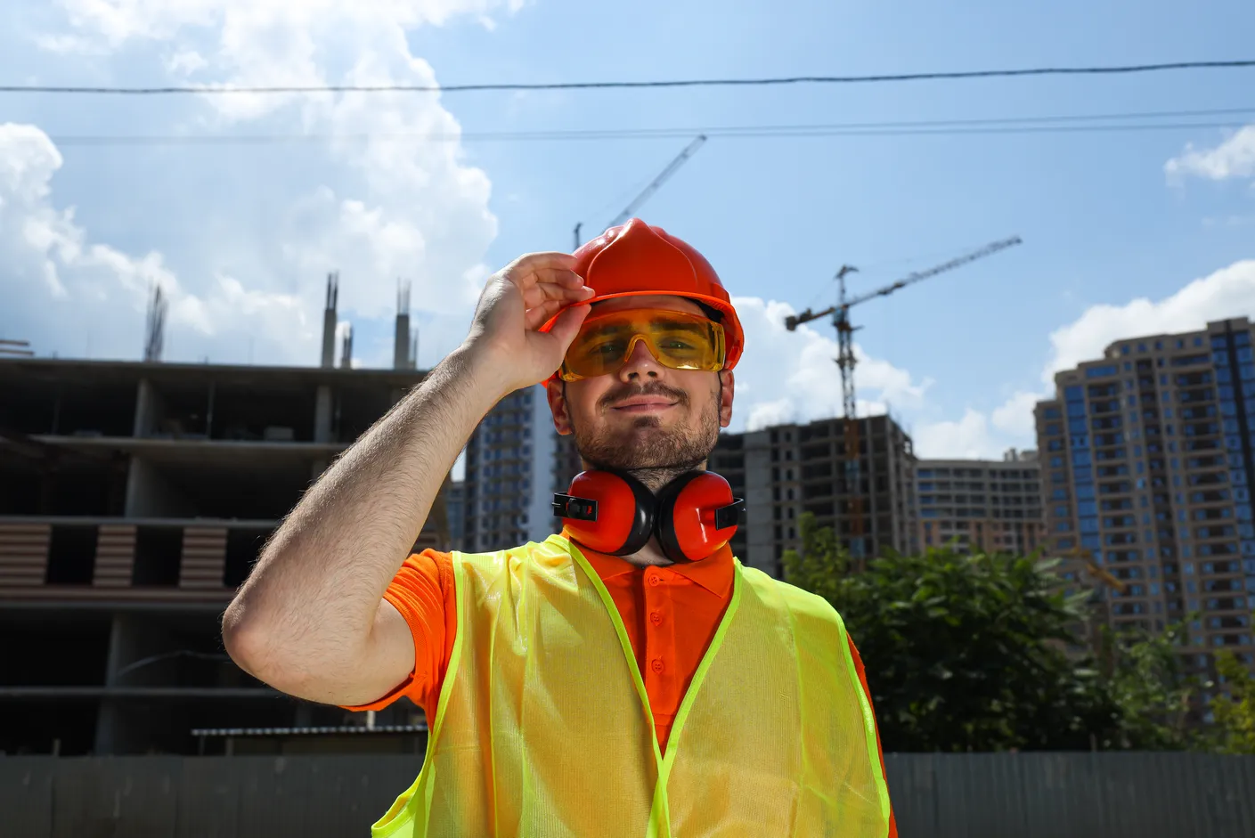 "tower Crane operator requirements": Essential skills and certification for aspiring operators in Canada