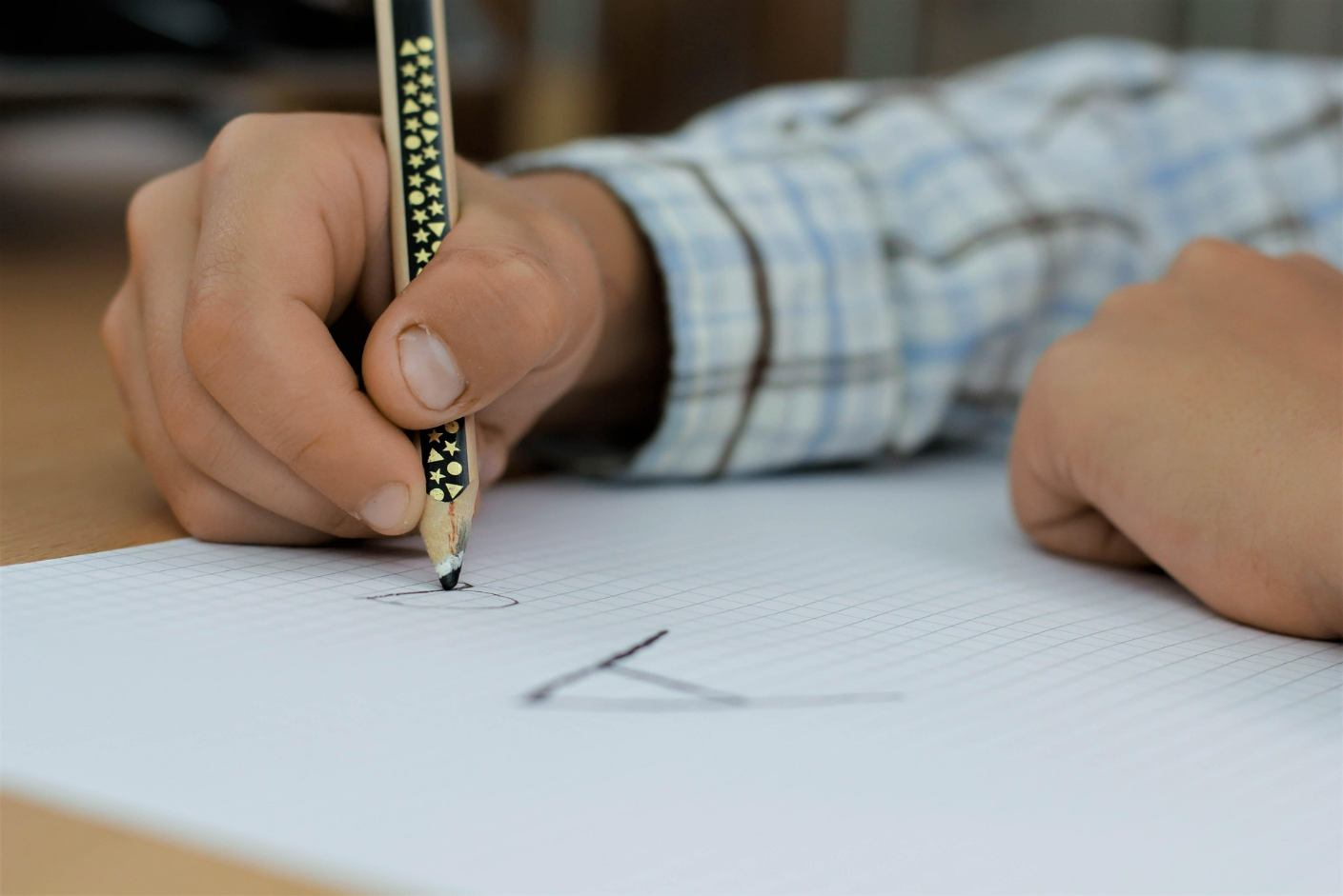 Test adjoint technique des écoles : Tu explores les sujets officiels, révises tes cours et renforces ta préparation